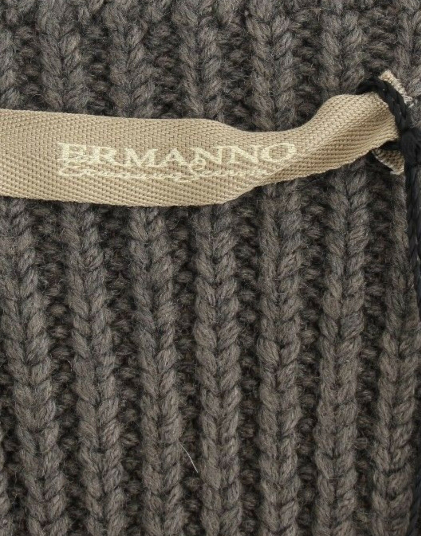 بلوزة Ermanno Scervino أنيقة باللون الرمادي محبوكة بياقة دائرية