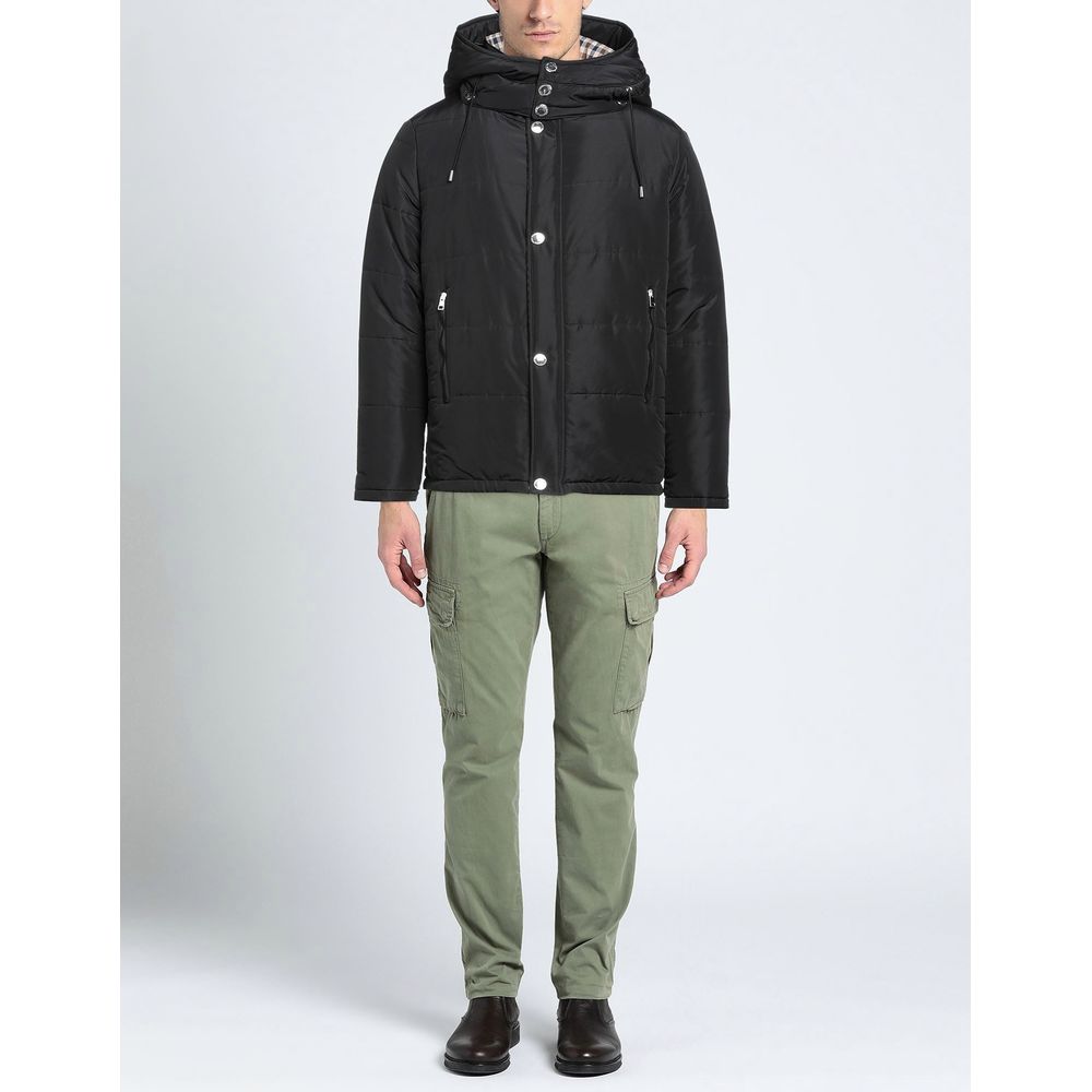 سترة Aquascutum السوداء الأنيقة ذات غطاء الرأس القابل للإزالة