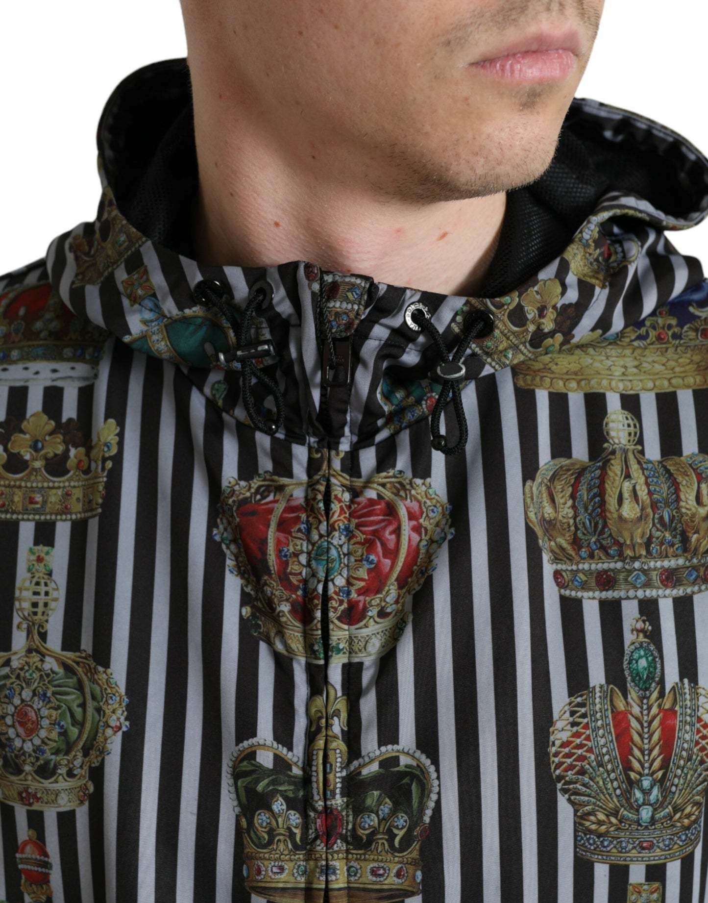 سترة Dolce &amp; Gabbana أنيقة باللونين الأبيض والأسود بغطاء رأس