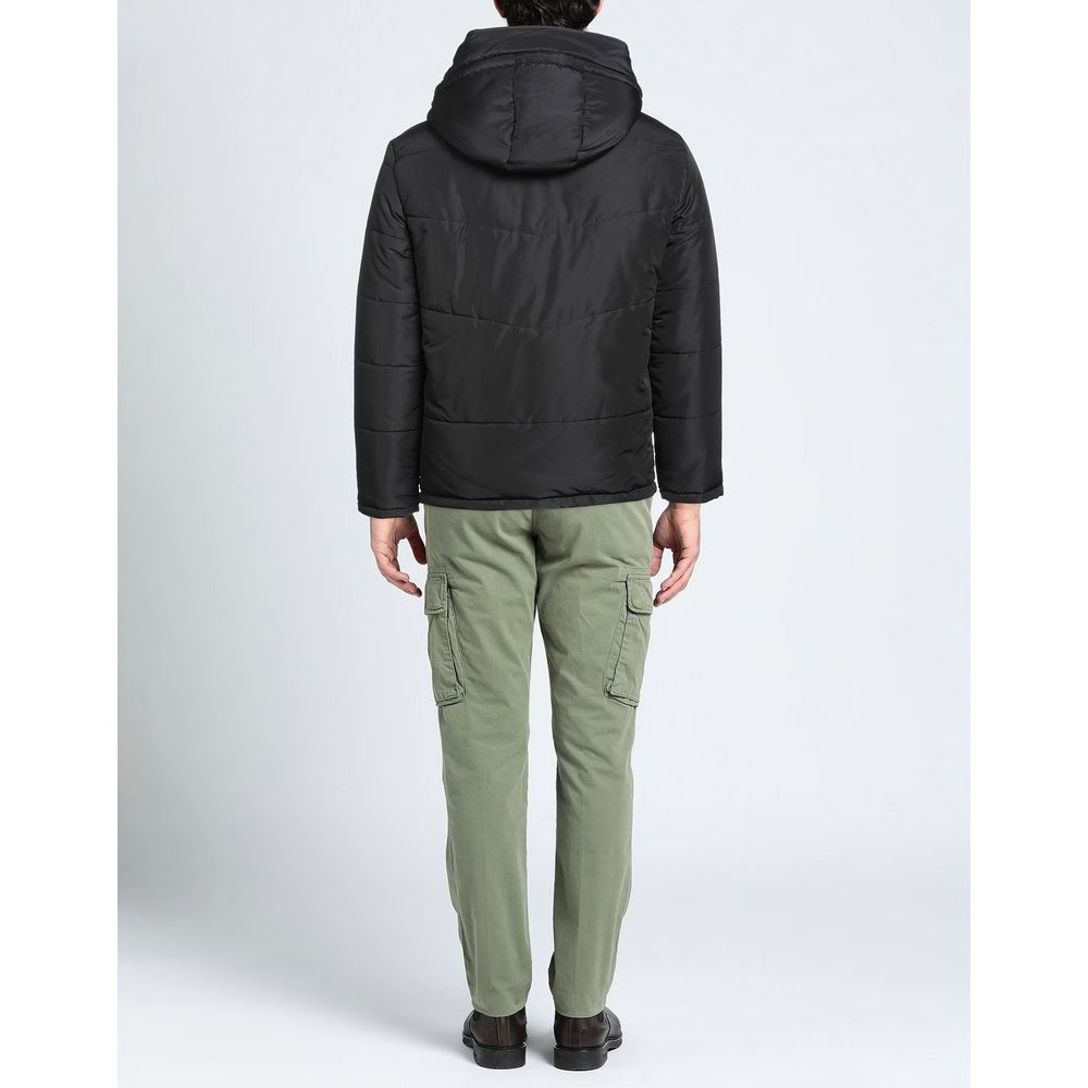 سترة Aquascutum السوداء الأنيقة ذات غطاء الرأس القابل للإزالة