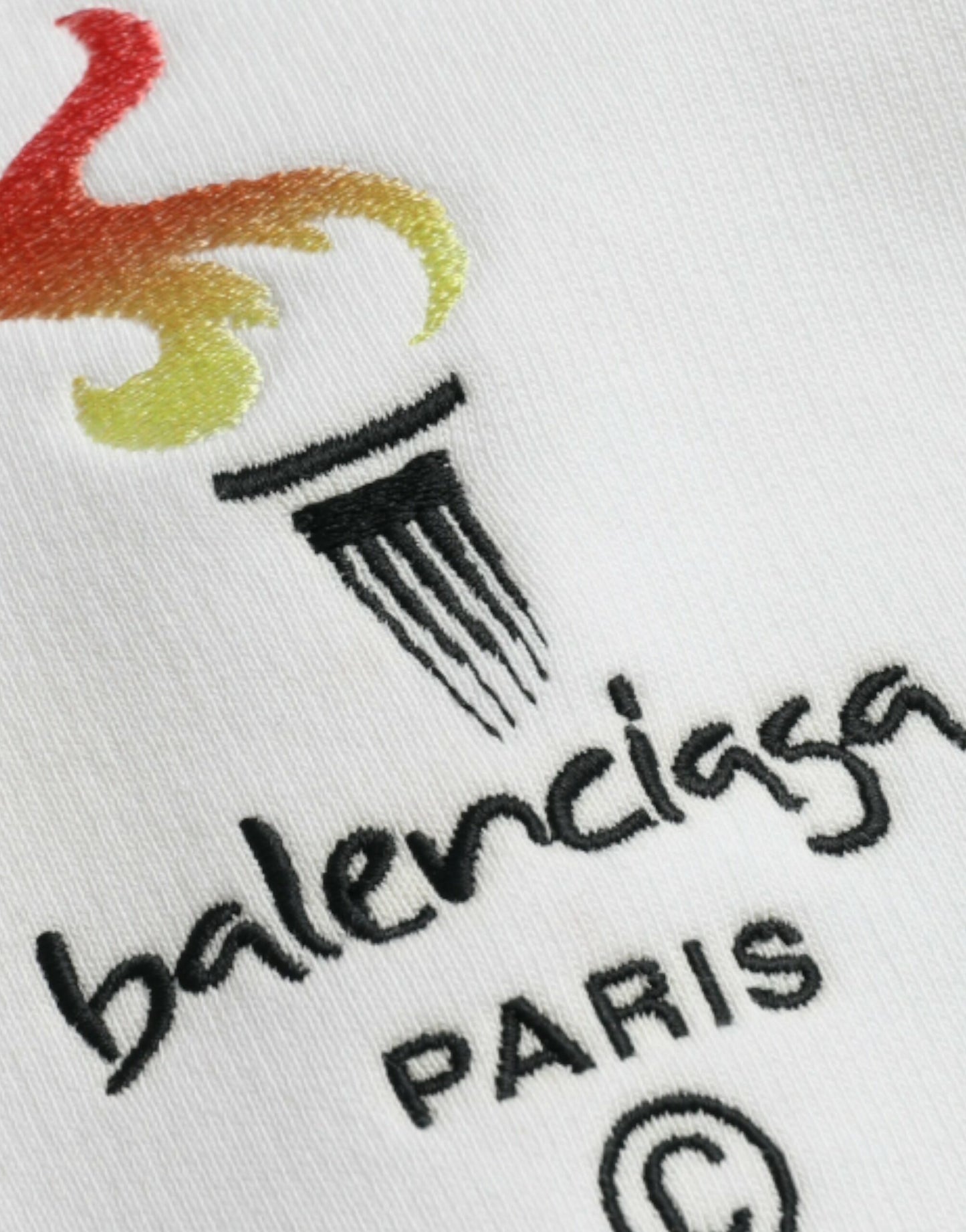 سويت شيرت بغطاء رأس وشعار من Balenciaga مصنوع من القطن باللون الأبيض