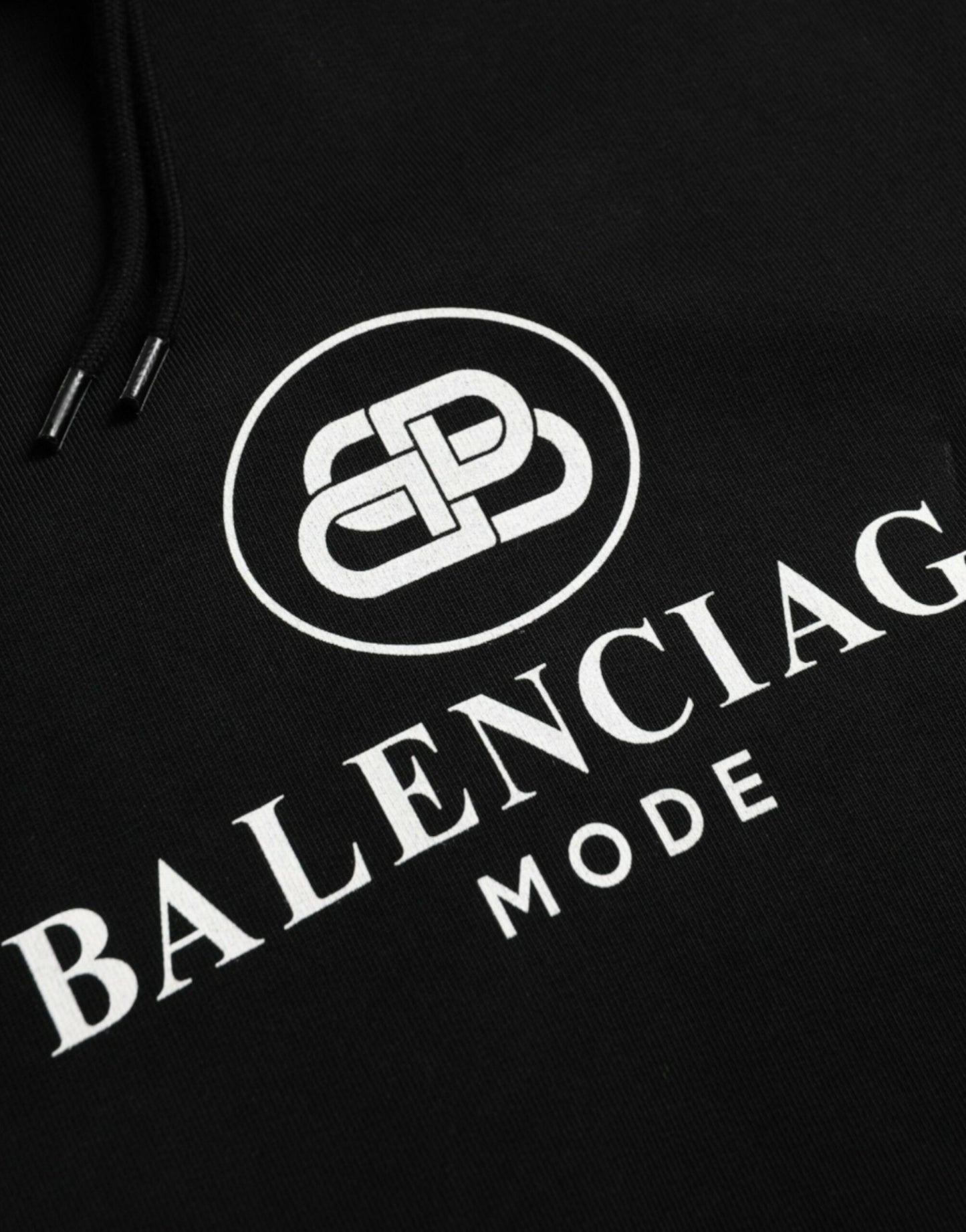 سويت شيرت بغطاء رأس وشعار من Balenciaga مصنوع من القطن باللون الأسود